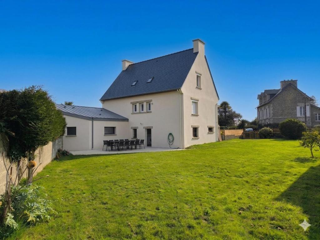 12 pers, grand jardin, plages 6 min, proche St-Malo - Maison Élanore