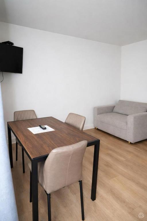 Cape Harbor Motor Inn - One-Bedroom Suite