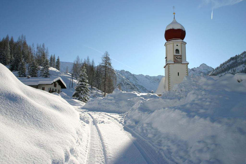 Gasthof "Zur Gemütlichkeit" v zime