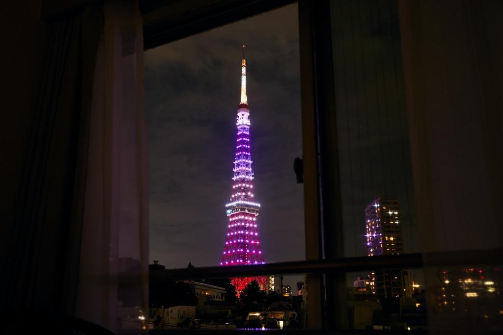 Work with Tokyo Tower view Perfect nomads stay