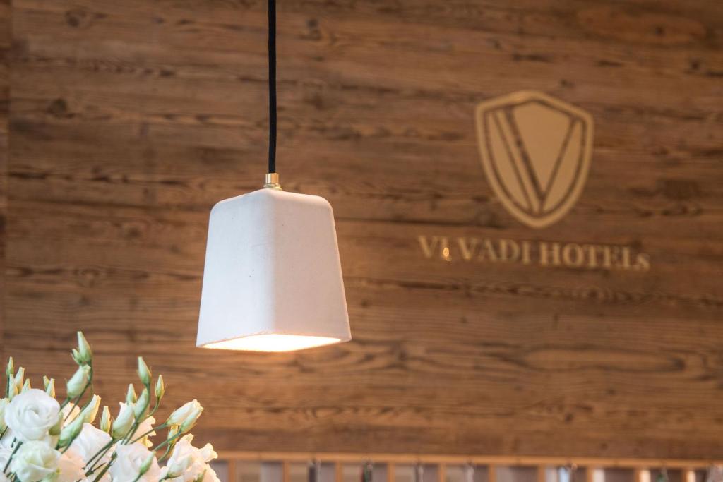 Certifikát, hodnocení, plakát nebo jiný dokument vystavený v ubytování Downtown Vi Vadi Hotel