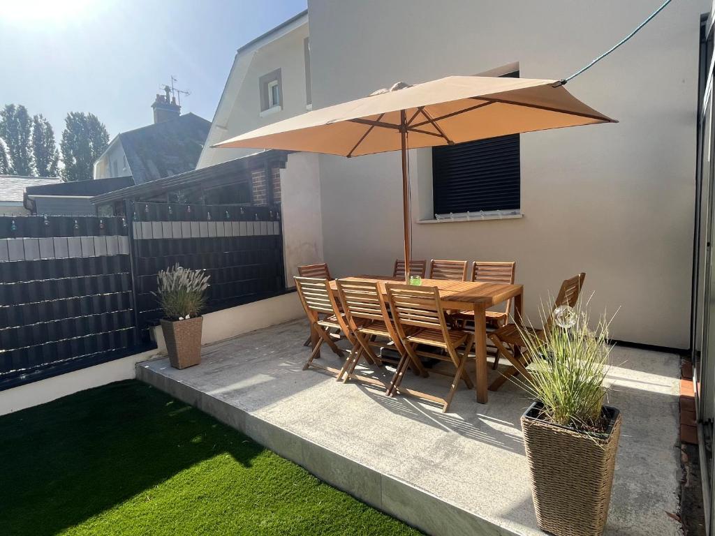 Le Mans 24 Hours Comfortable House for 6 Guests with Private Parking