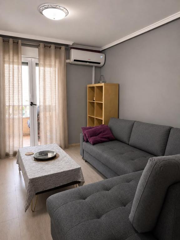 Apartamento con piscina, wi-fi, balcon a solo 2 minutos de la playa