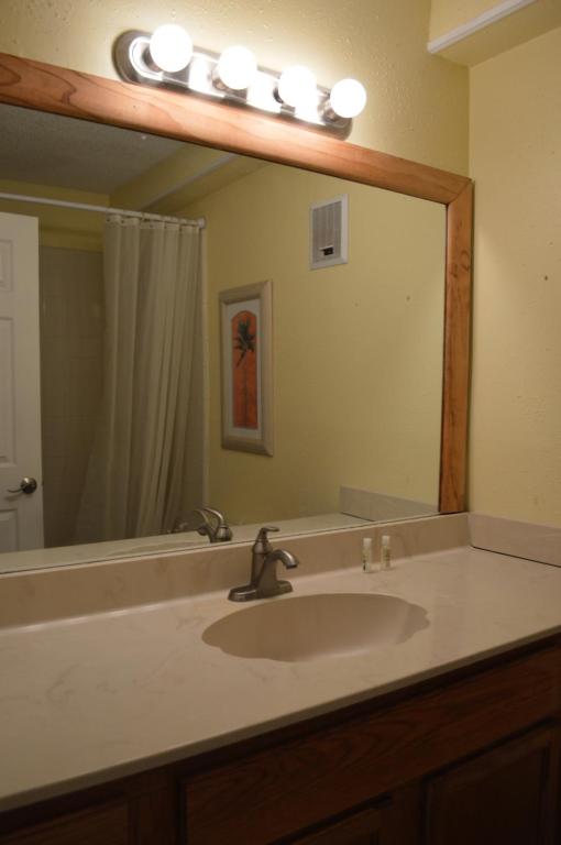 The Summit Condominiums - Two-Bedroom Apartment