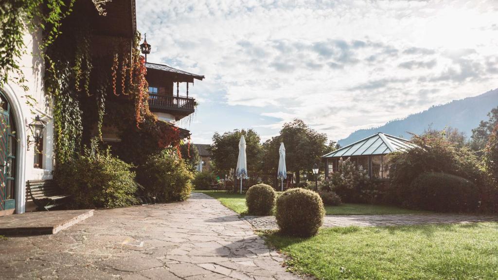 Nespecifikovaný výhled na hory nebo výhled na hory při pohledu z hotelu