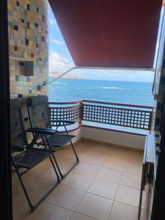 Estudio luminoso, primera línea de playa de las canteras