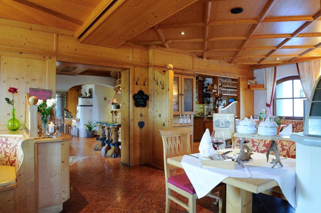 Posezení v ubytování Hotel und Alpen Apartments mit Sauna - Bürglhöh
