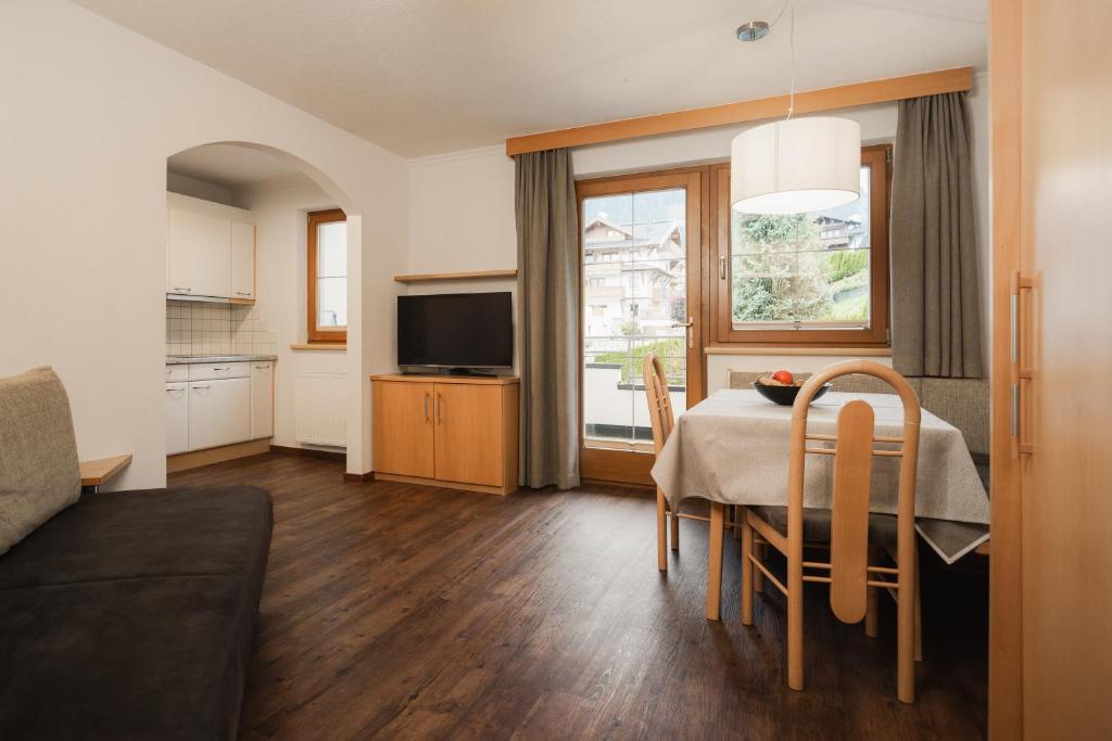 Apart Hotel Garni Kofler - Komfort-Zweibettwohnung Mit Balkon