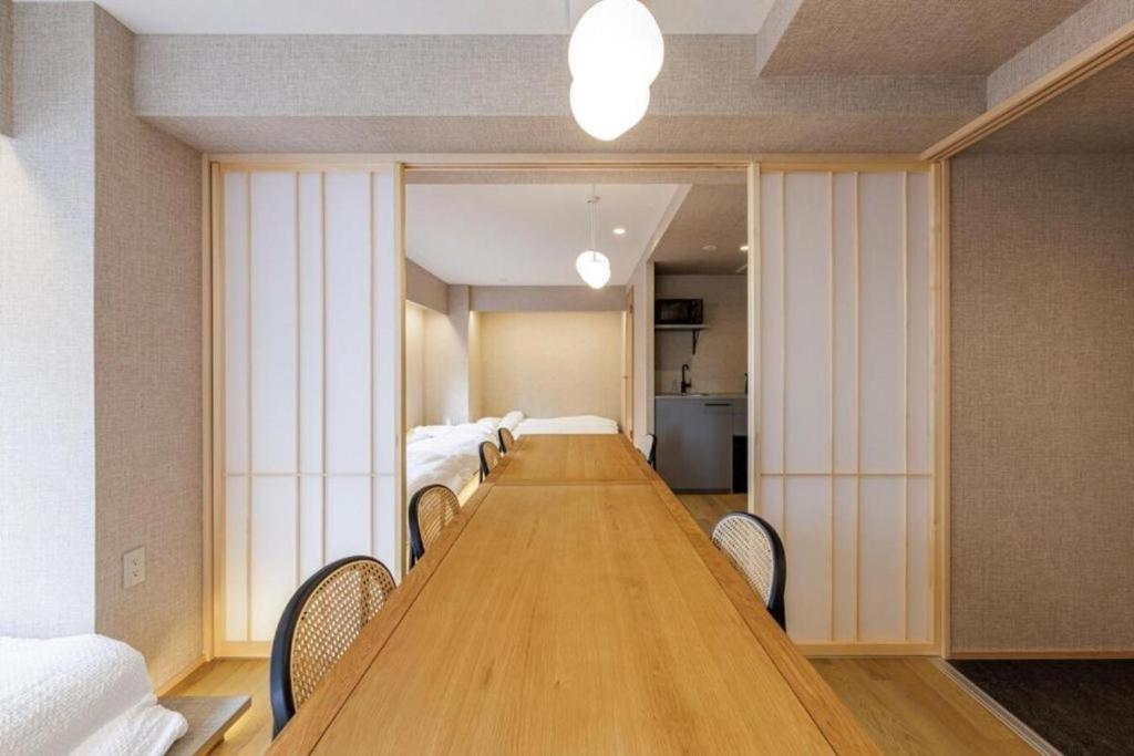 Tokyo Ayase Komorebi Inn Modern Group 2 Min - 42A Tsubaki