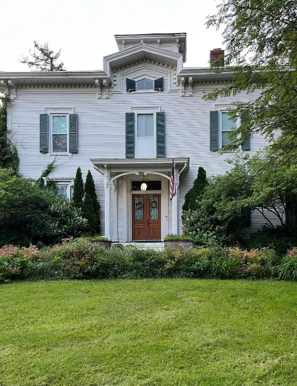 Gallery image of Antique Mansion B & B in Rutland