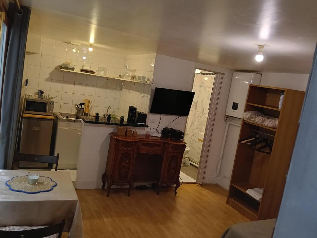 Paris Nazareth Studio 75003