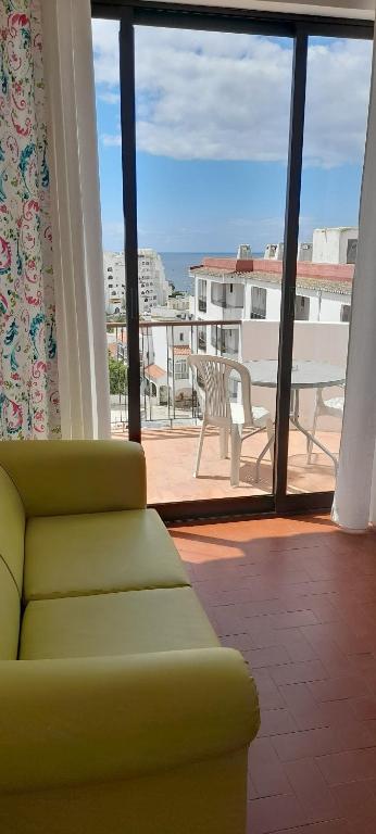 Sunny Apartment Close to the Beach
