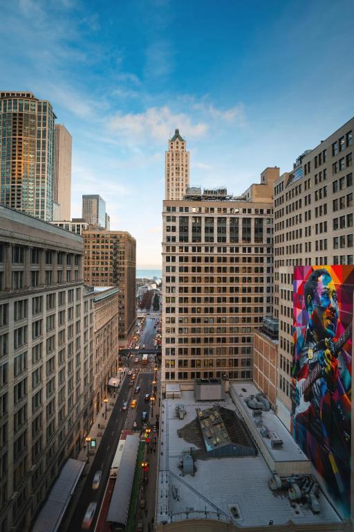 Nespecifikovaný výhled na destinaci Chicago nebo výhled na město při pohledu z hotelu