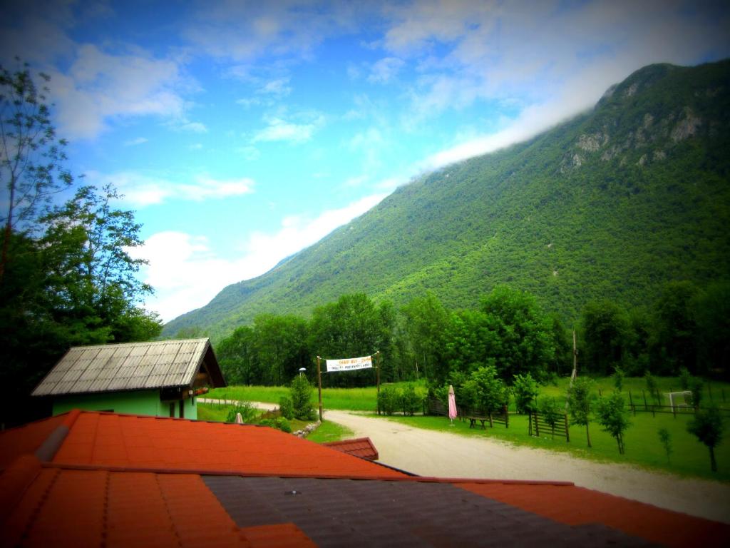 Vista general d'una muntanya o vistes d'una muntanya des de l'alberg