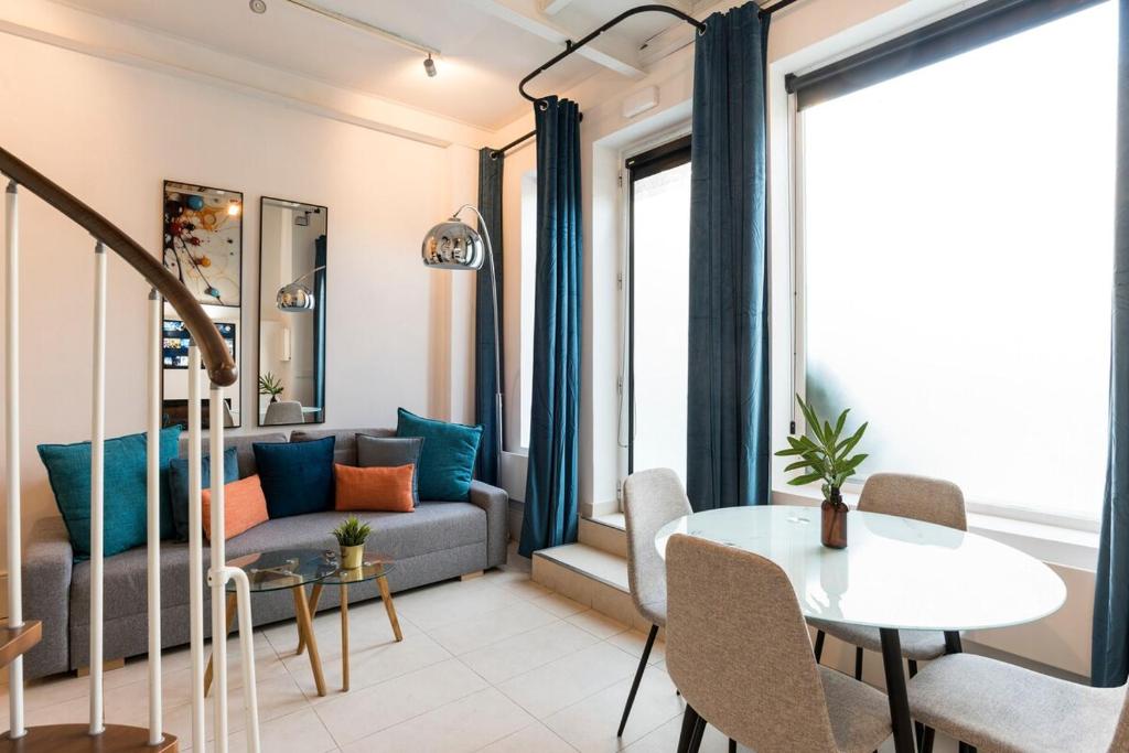 Castellana by SkyKey