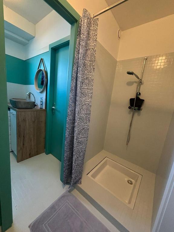 Studio cosy RDC proche de la gare – photo 11