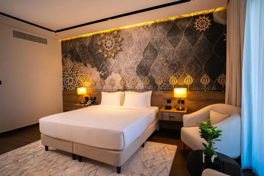 Superior Room - 1 King Bed - City View