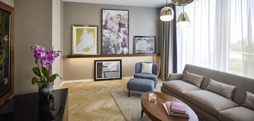Junior King Suite