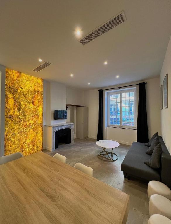 Joli appartement avec jardin, 2 chambres, centre ville de Nice