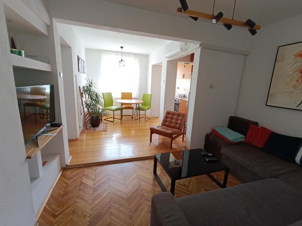 Seating area sa Apartman Vuk