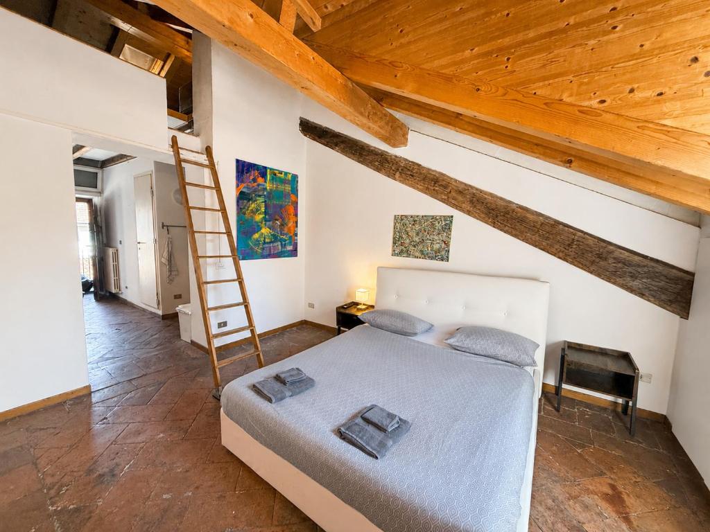 NAVIGLI ART APARTMENT- M2 Porta Genova
