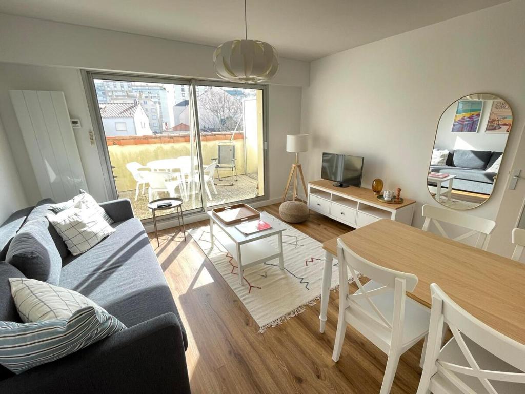 L'Armor apartment with terrace and parking