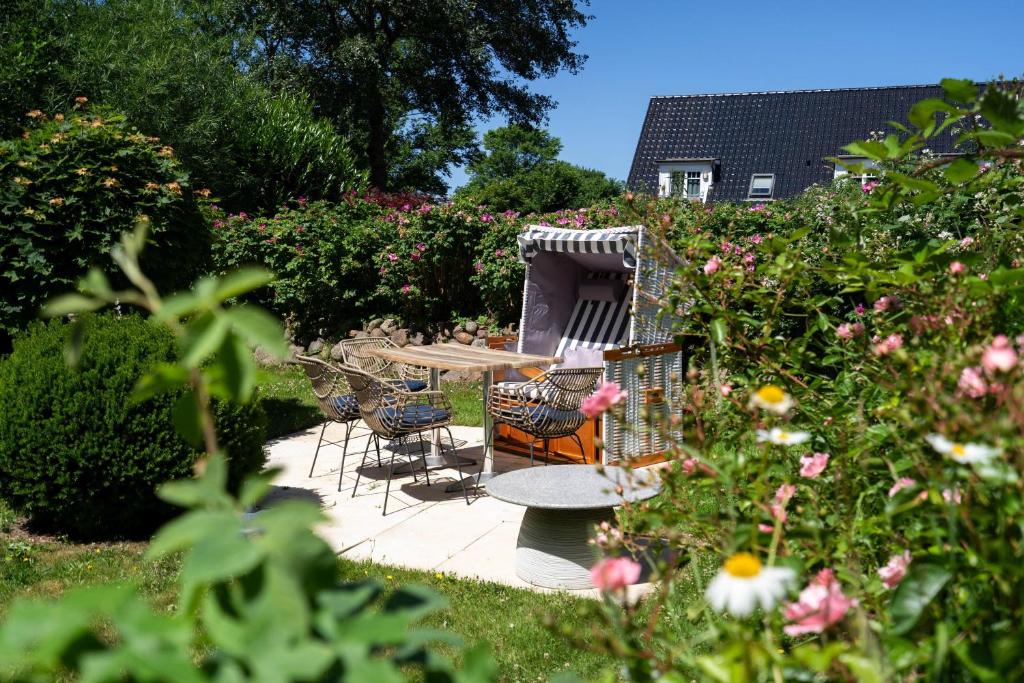 4-Zimmer-Ferienwohnung DEICHWIESE -Terrasse-Garten - 2 bis 5 Personen - 3 Schlafzimmer -Sylt-Westerland - Error