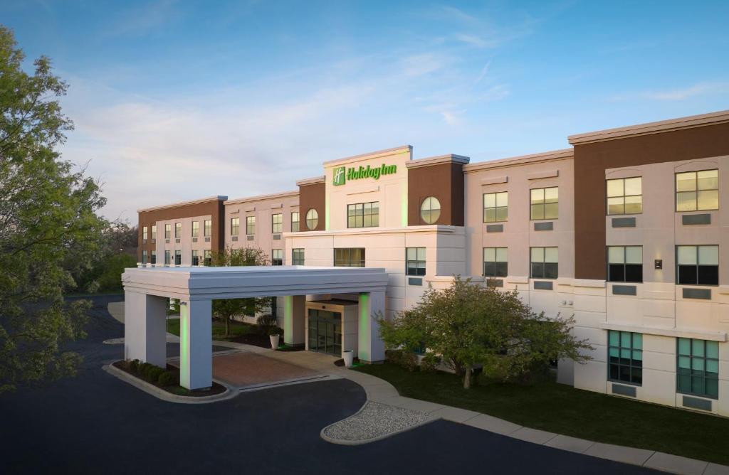 a rendering of the front of a hotel at Holiday Inn - Cincinnati - Liberty Way by IHG in West Chester