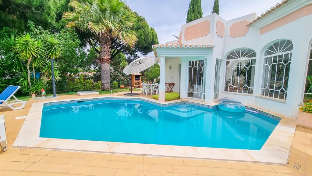 Villa Maria - Private Pool & Golf Course View