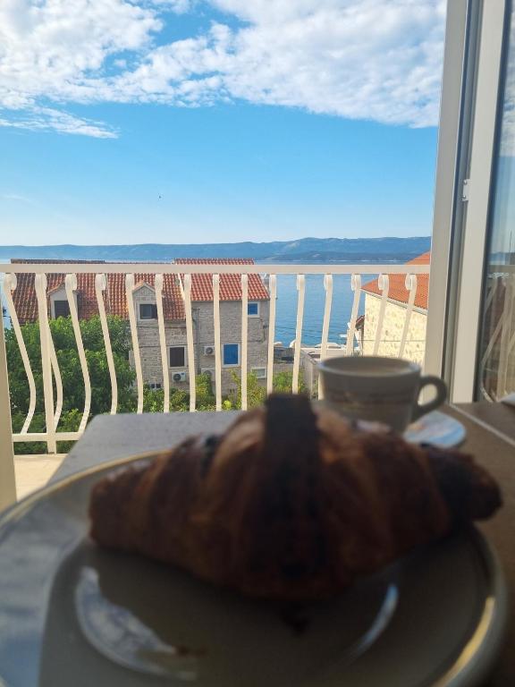 Dolenc sea view apartment Bol