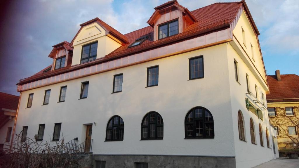 Edificio en el que se encuentra el hostal o pensión