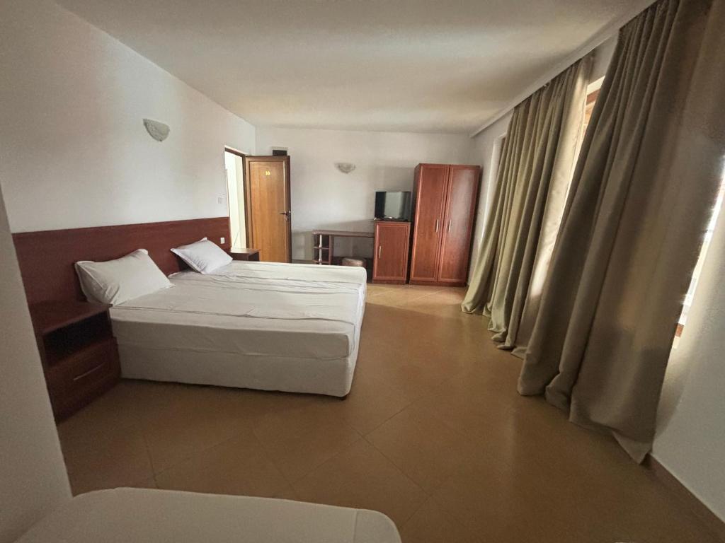 Quadruple Room with Terrace