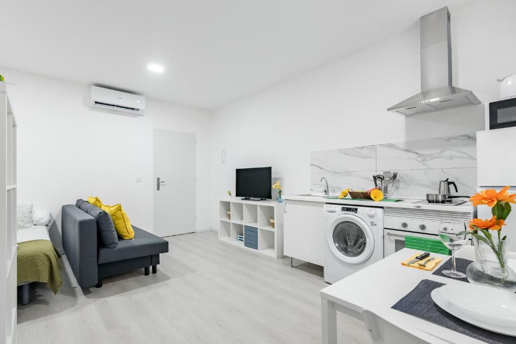 Apartment E Private Complex Metro 4 Guests