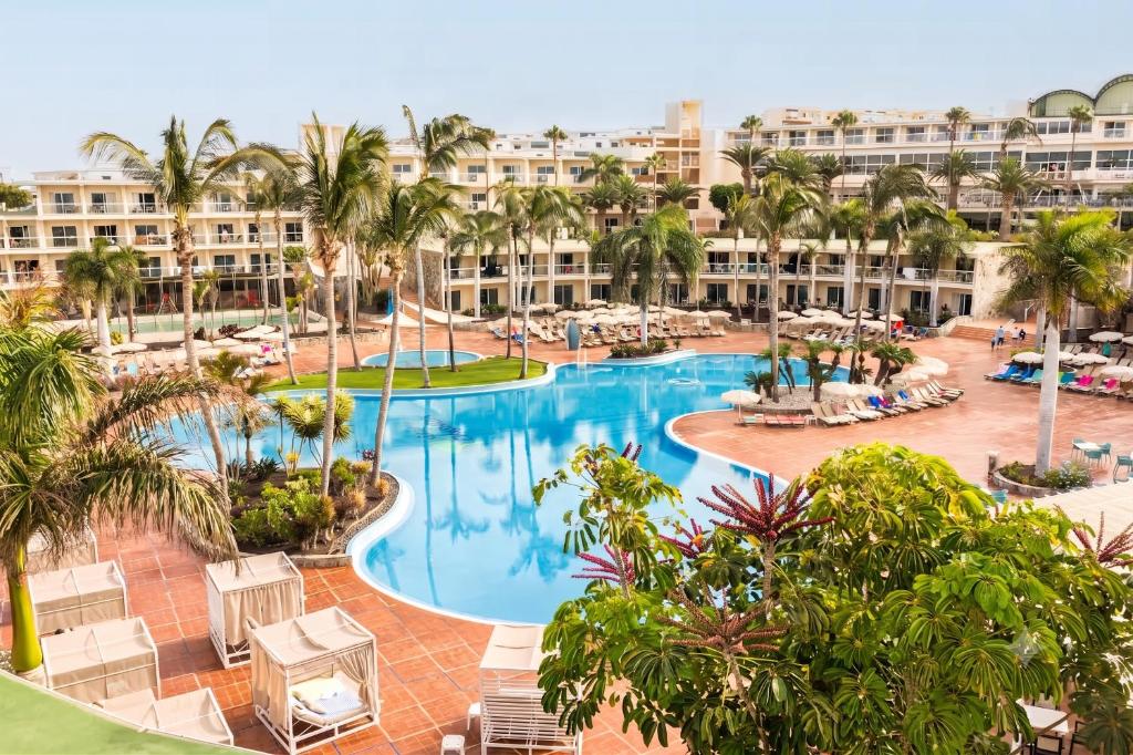 a view of the pool at the resort at Hotel Drago Park by Pierre & Vacances in Costa Calma