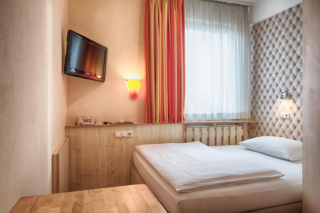 enjoy hotel Berlin City Messe - Resim 40