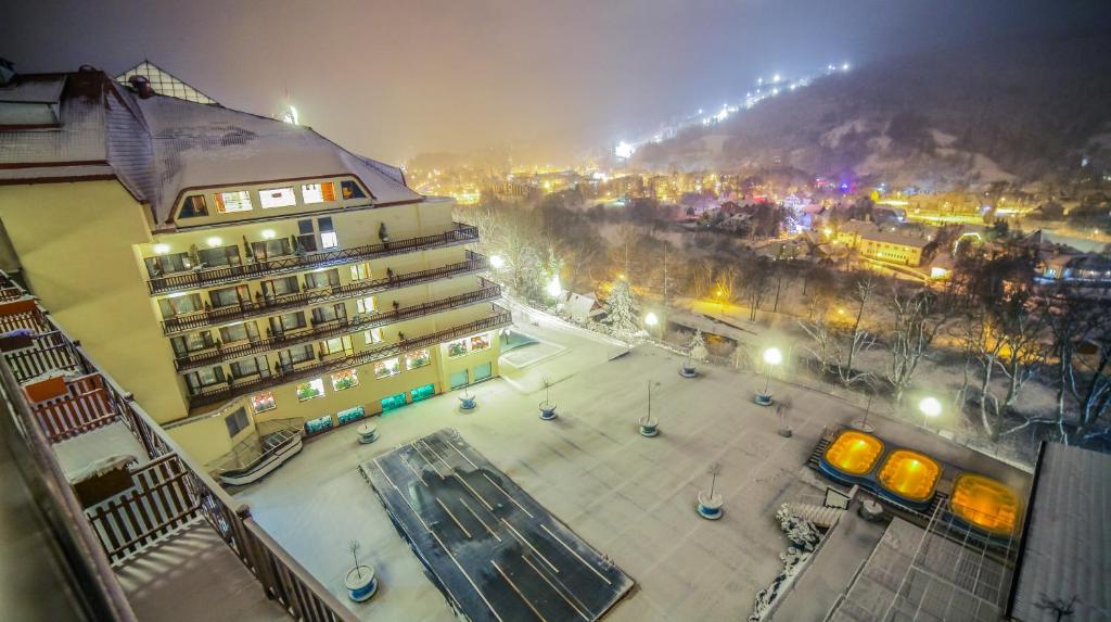 Vista generica su Wisła o vista sulla città dall'interno dell'hotel