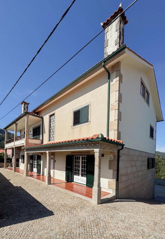Elegant Villa in Ponte de Lima with Private Pool