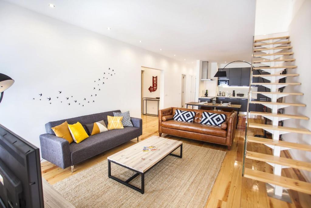 Cais Apartment River View by LovelyStay
