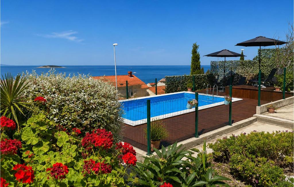 Stunning Home In Plat