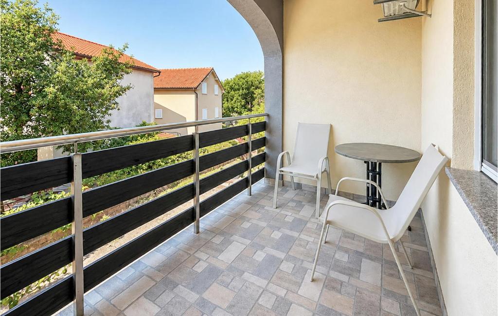 3 Bedroom Beautiful Apartment In Vodice