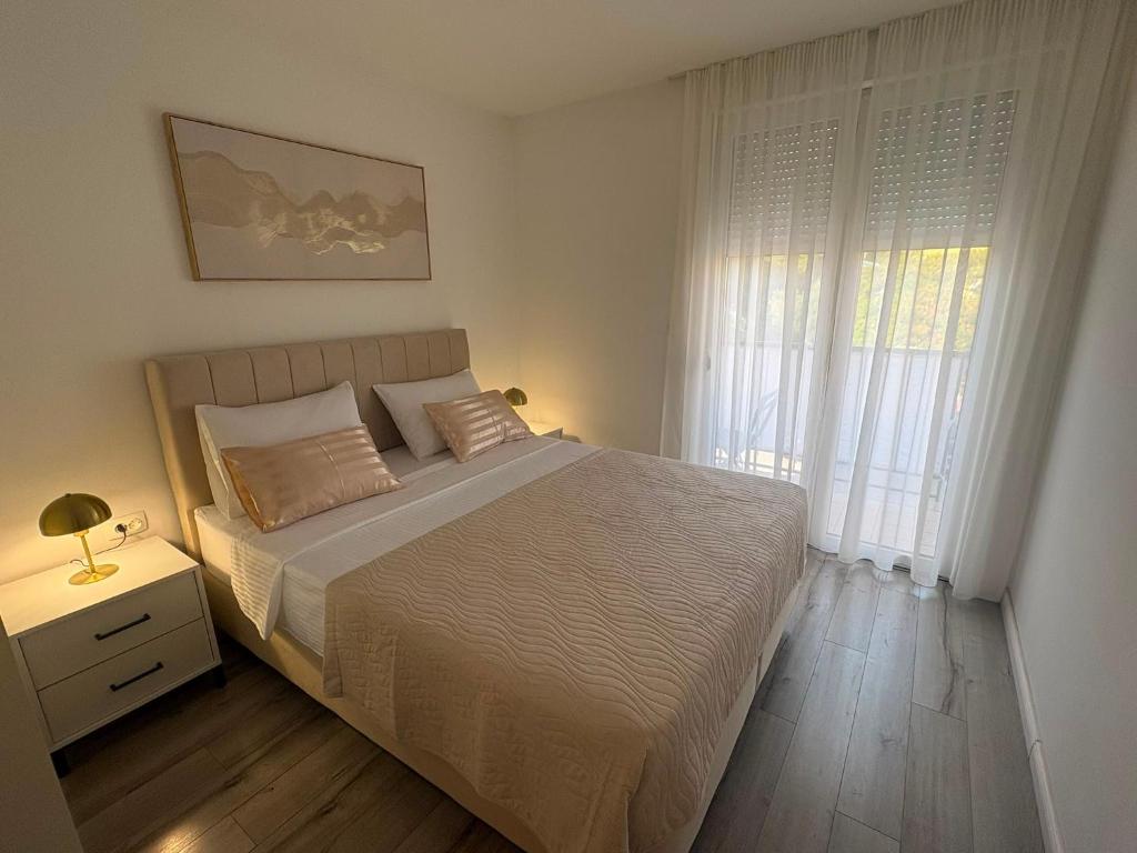Crystal Apartment