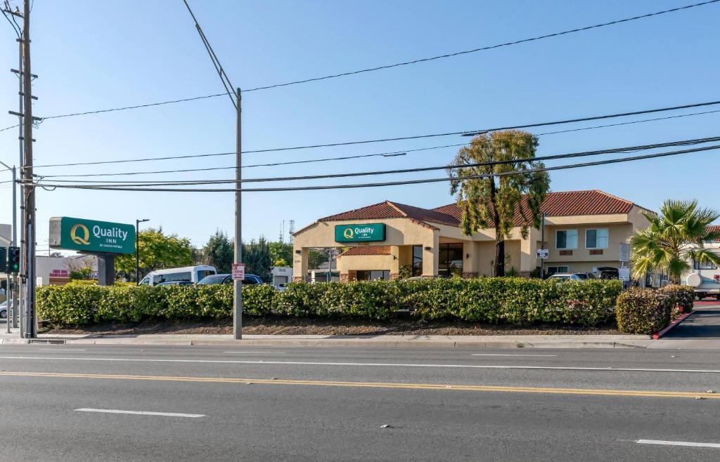 Quality Inn Long Beach - Signal Hill - Housity
