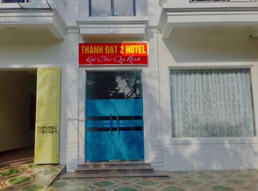 a front door of a building with a sign on it at Thanh Dat 2 Hotel in Vinh