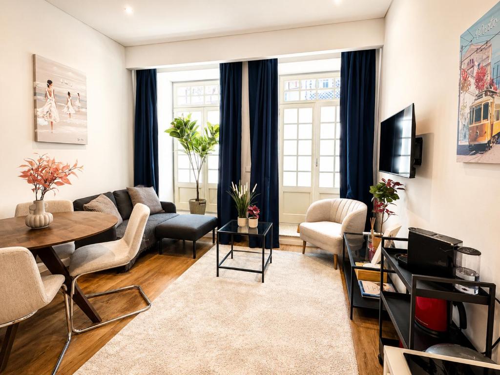 Spacious 2 Bedrooms with 2 Bathrooms - Porto Historic Center - AC