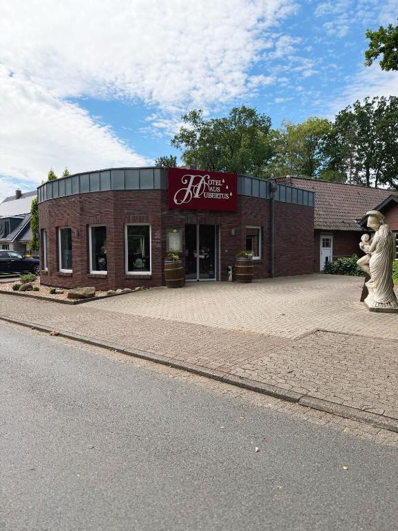 Hotel Haus Hubertus - Housity
