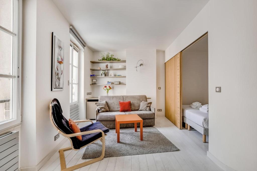 Pick A Flat's Apartment in Île de la Cité - Rue Chanoinesse