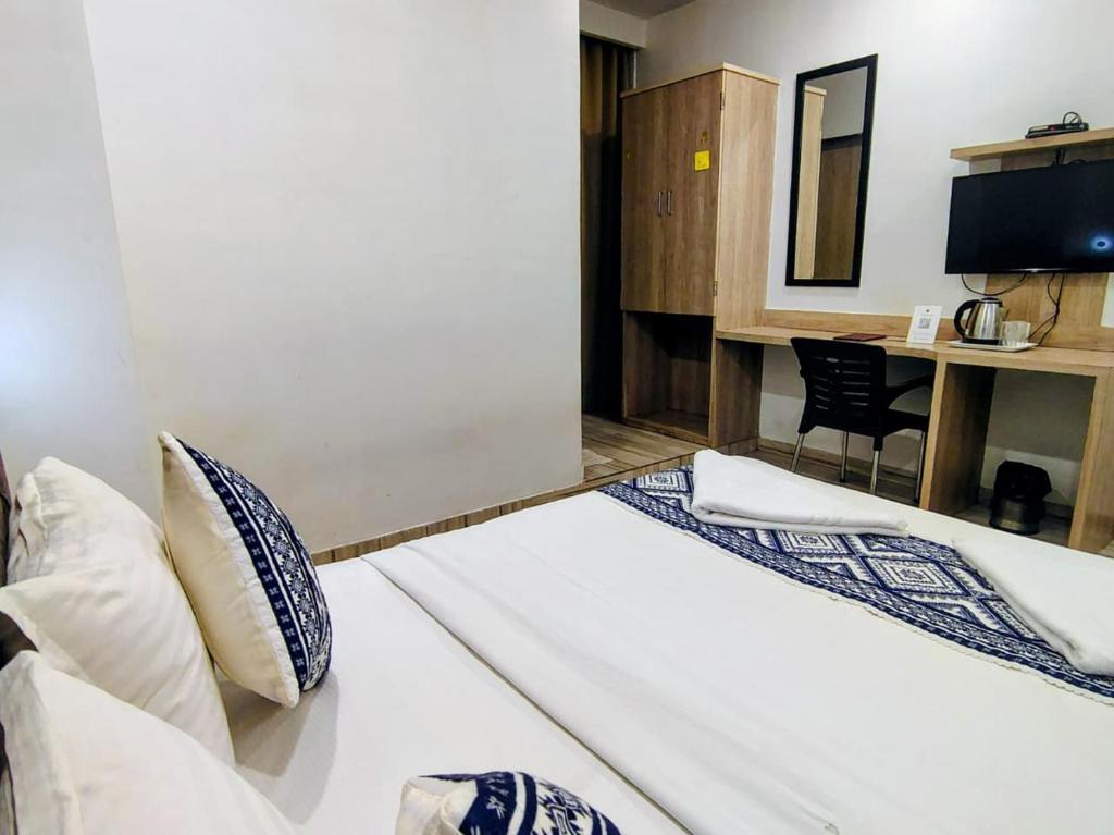 فضای داخلی Hotel Annex International Near International Airport در بمبئی - تصویر ۳