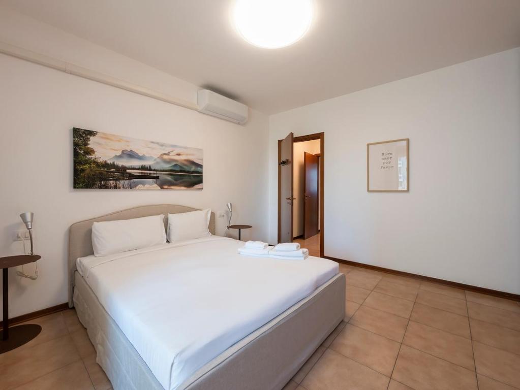 Xenia Milano - 4 rooms apt in Via Cassano 14