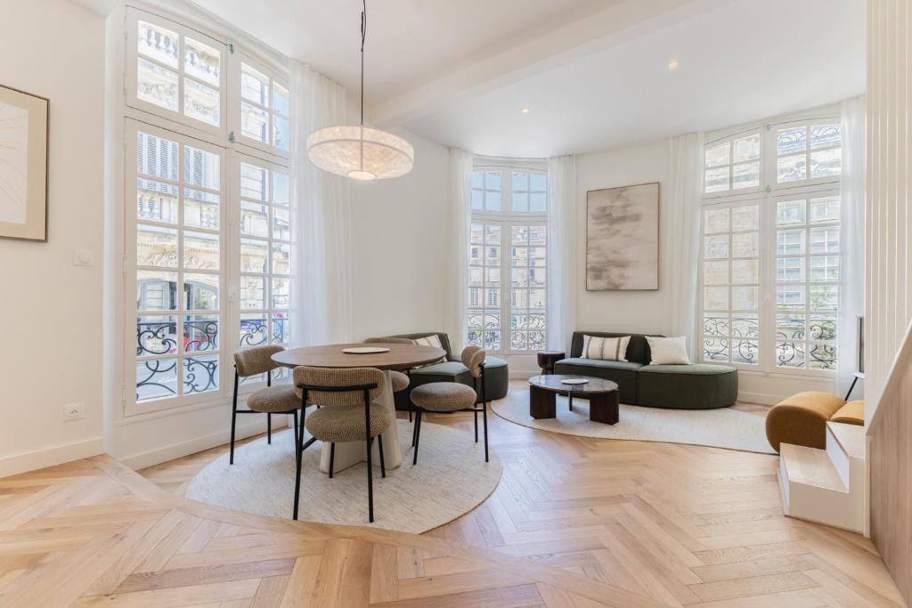 Appartement 2 Chambres en Duplex, Clim, Centre Ville