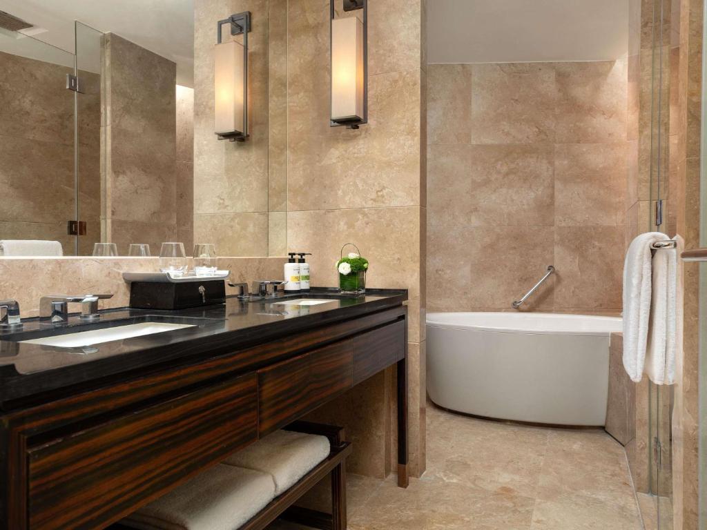 Pullman Haining - 